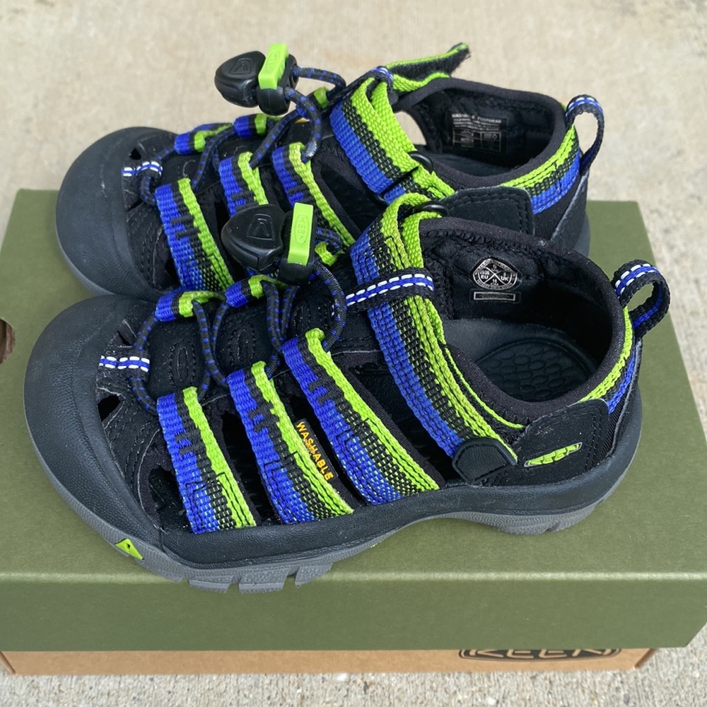 KEEN Sandals - Picture 2 of 11
